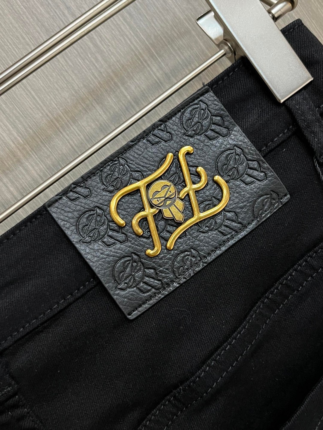 1725530449585