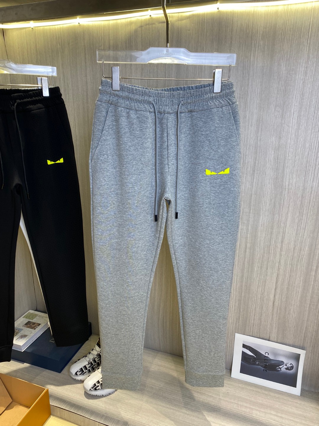 1725530558914