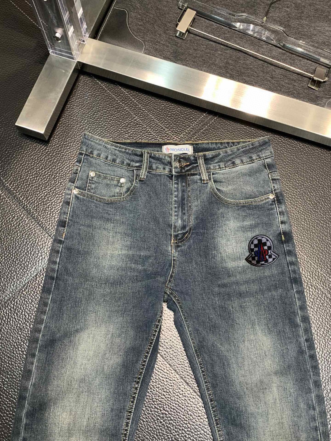 1725531082497