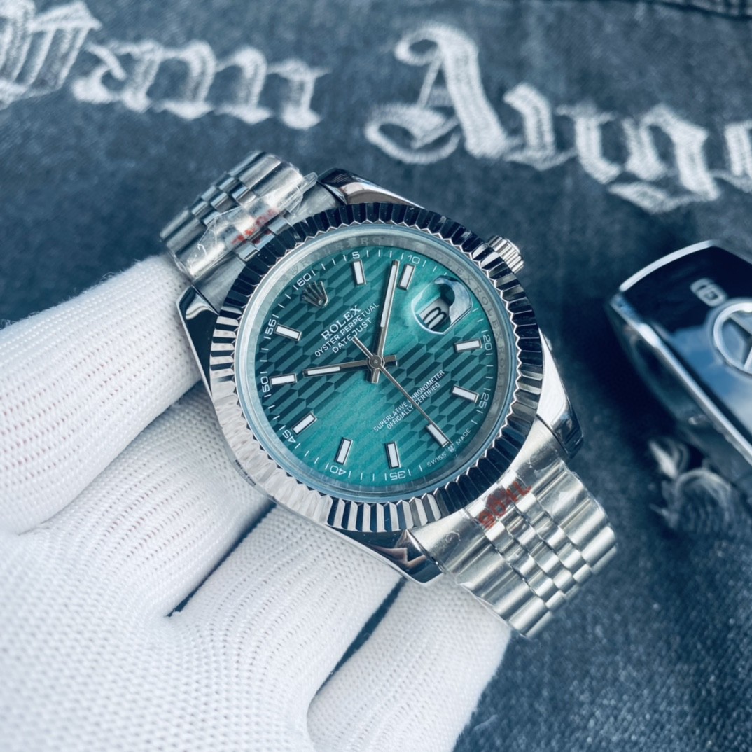 1740984456842-1.jpg