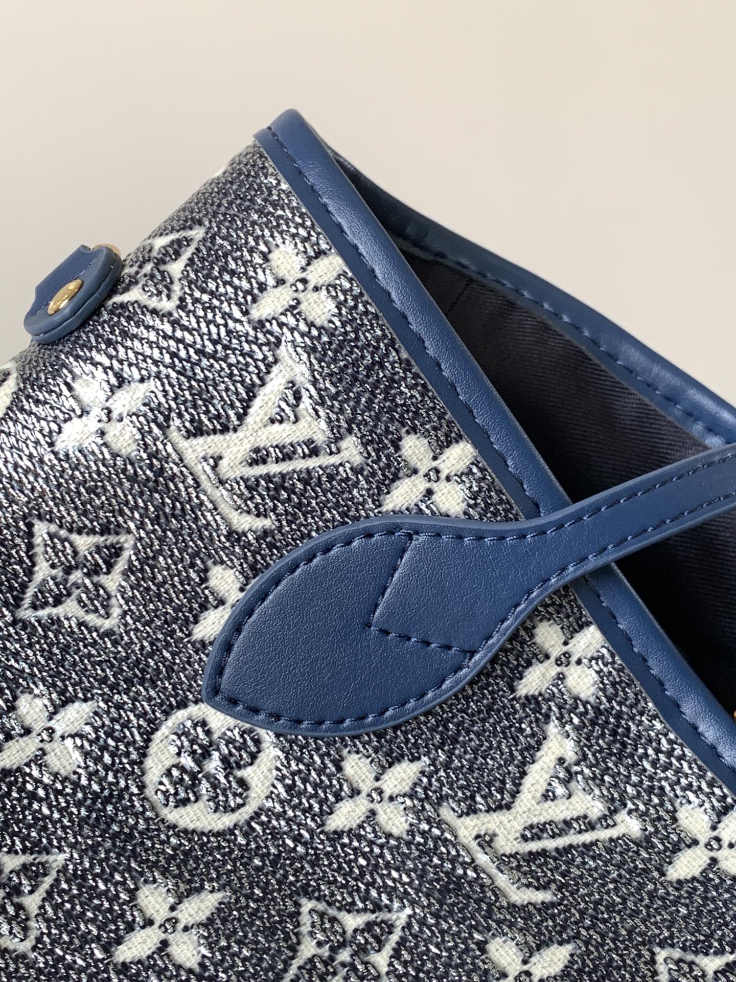 1756296133262