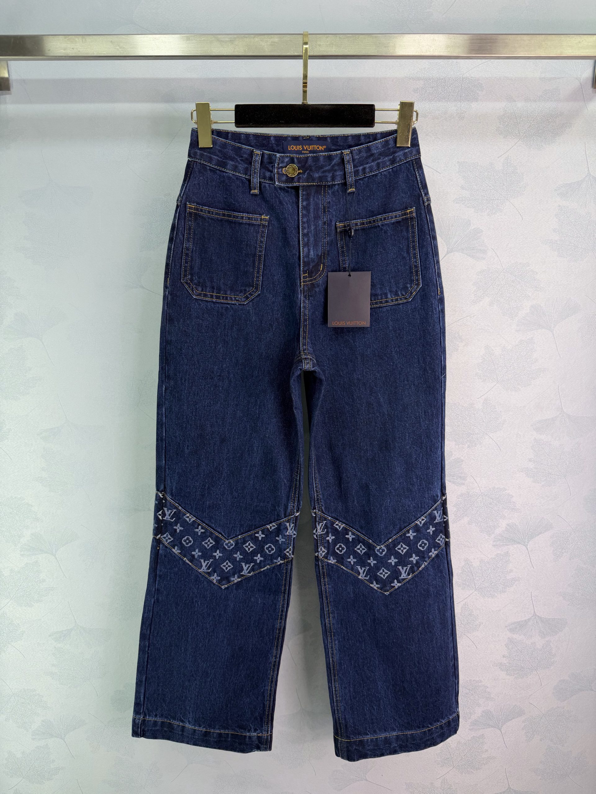 1764570771389-scaled-1.jpg