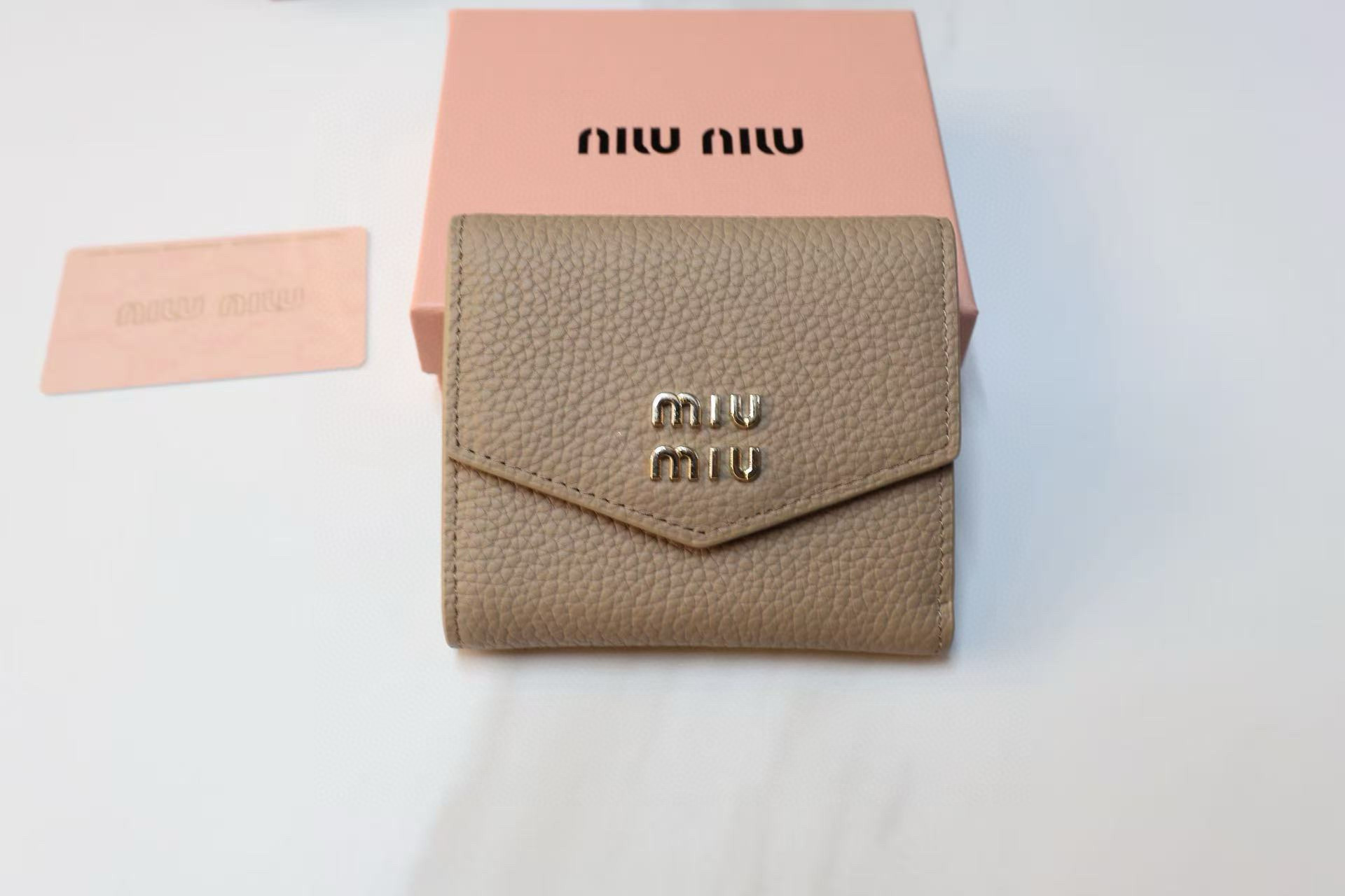 1782030161989-1.jpg