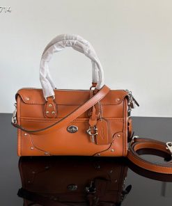 新作入荷 コーチ カバン バッグ ショルダーハンドバッグ 2606CHJ000-CFN69