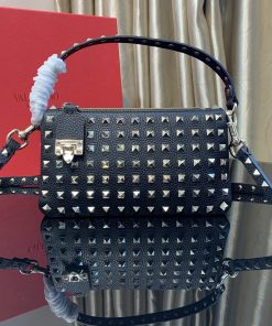 ヴァレンティノ カバン バッグ ショルダーハンドバッグ GARAVANI ROCKSTUD 2606CHJ000-2047